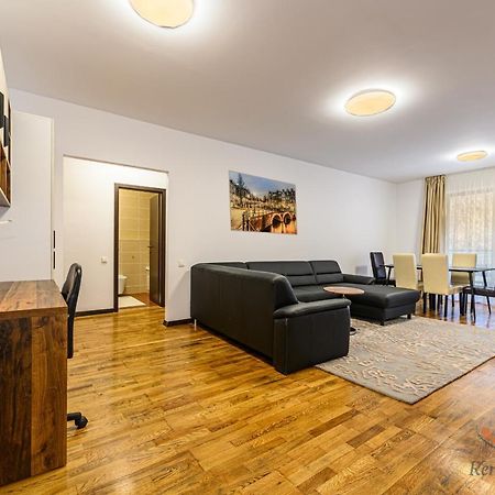 Feel Like Home In Tampa Gardens Брашов Екстериор снимка